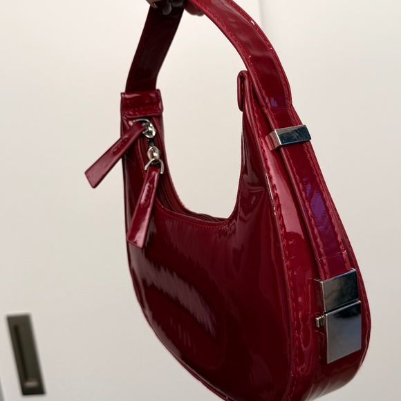 Glossy Red Shoulder Bag - Picture 3 of 4